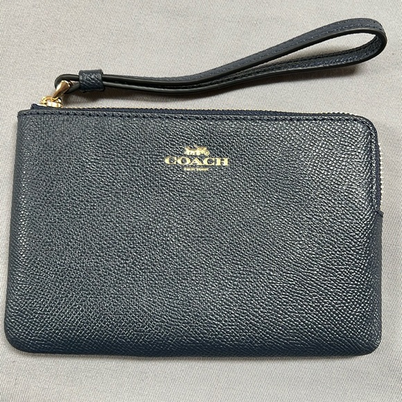 💙 COACH Navy Blue Leather Wristlet 💙 - Picture 1 of 7
